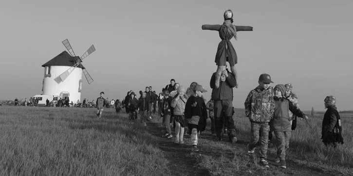 36 Ze života spolků Dvoreček Černilov Začátek jara na Dvorečku patřil jehňátkům, návštěvě místní školky a přípravám na čarodějnice.