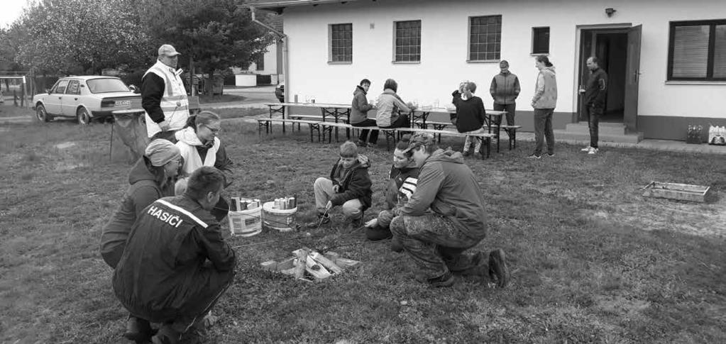 Nebo, aby tu jen tak žili a konzumovali to, co jim z jejich daní nějaké úřady zajistí? Jistě ne. Proto mě těší, když alespoň hrstka z vás přijde na brigádu, nebo na zastupitelstvo.