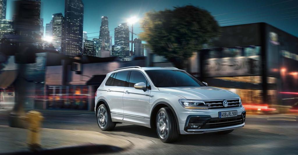 Obsah 04 Exteriér 40 Originální příslušenství Volkswagen 06 Linie výbavy 48 Volkswagen Lifestyle 16 Konektivita a multimédia 50 Potahy sedadel 20 Komfort 52 Laky 28 Asistenční systémy 54 Kola 30