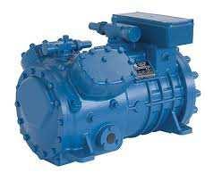 Motor 1: +5 C/-45 C; Motor 2: -5 C/-45 C R404A/R507 : 400-3-50 -Y (Direct on line) Model Objem Chladicí výkon Příkon Proud Připojení Pozn. Katalogové Cena m³/h kw. Te=( C) kw.