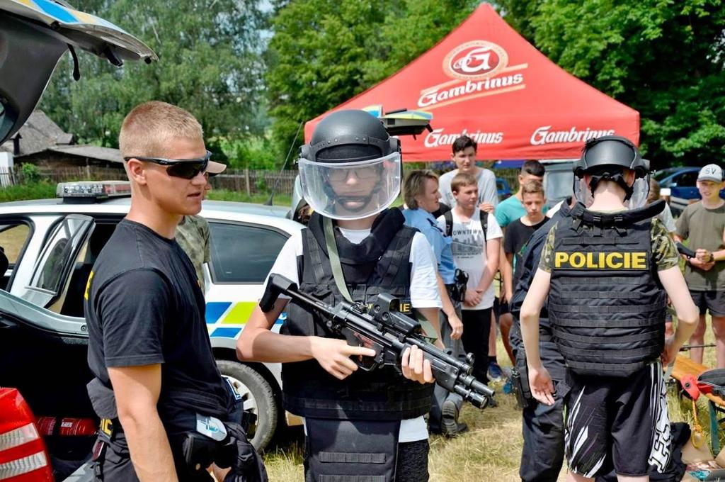 12. Údaje o spolupráci s organizacemi zaměstnavatelů a dalšími partnery při plnění úkolů ve vzdělávání Základní škola Josefa Hlávky dlouhodobě velice dobře spolupracuje především se svým