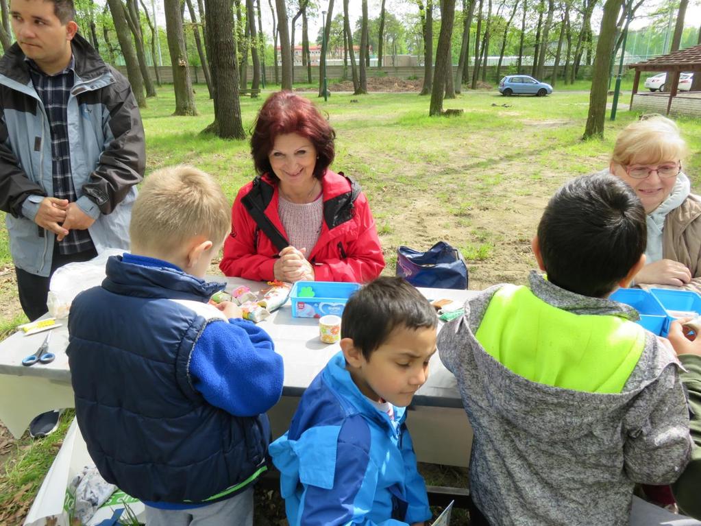Den Země v ZOO Ve stejném termínu jako víkendový pobyt na Mlýnkách se v rámci oslav Dne Země konalo v ZOO Hodonín a na Ekocentru Dúbrava zábavné soutěžní odpoledne s podtitulem Neplastuj aneb bez