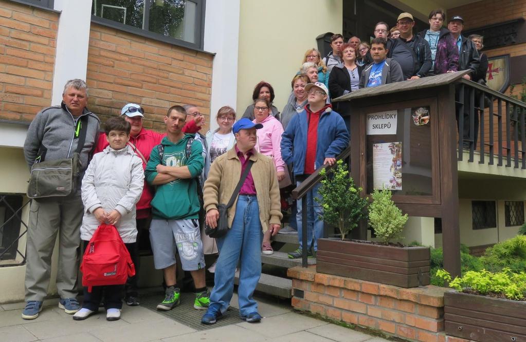 Výlet na zámek v Bučovicích a do Templářských sklepů Když jsme vloni na Mikulášském posezení vybírali, kam pojedeme na jednodenní výlet, padla volba na zámek v Bučovicích.