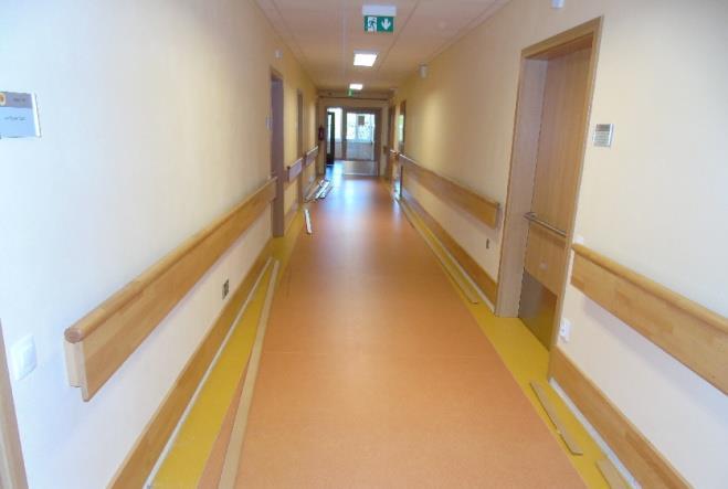 jídelny k celodennímu pobytu uživatelů opravovaného patra a přeměně vstupního