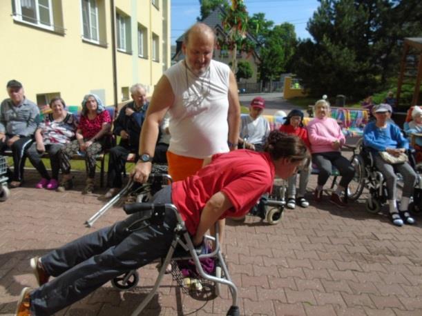 Svatý Duch, do vody buch Svatý Duch je počítán padesát dnů po Velikonočních svátcích, a my jsme se tohoto odpočtu