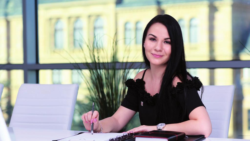 TÉMA Hypotéku teď nebo Zajímavosti z trhu hypotečních úvěrů Současná situace na trhu hypoték připomíná trochu bojiště, kde se banky přetahují o každého klienta a šponují úrokovou sazbu tak nízko, jak