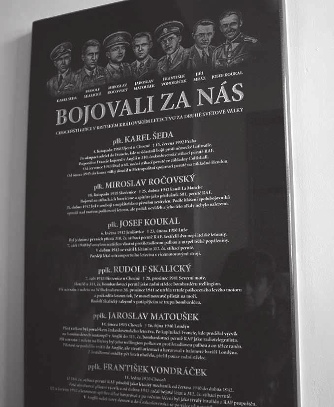 Odpoledne v 15:30 pak mohli zájemci zhlédnout v Panském domě raritní 16 mm film MUDr. Zdeňka Vítka zachycující život našich letců v Anglii,konkrétně běžné dny 310.