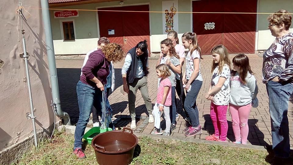 sledování televizních pořadů, i když se díky nim může stát i milionářem. O tom, jak taková koupě obyčejného budíku může způsobit úsměvnou nepříjemnost, by mohl vyprávět jistý Honza.