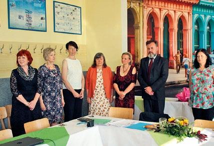 Žák: V ukázce oznamuje otec Lízal své dceři Maryši, že si vezme vdovca (nespisovný tvar je tady namístě, protože hra je napsána celá v hanáckém nářečí). Učitel: Správně. A jak se ten vdovec jmenoval?