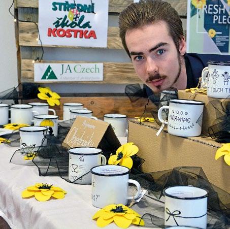 EKONOMIKA A PODNIKÁNÍ ČTYŘLETÉ DENNÍ STUDIUM S MATURITOU BAVÍ VÁS CESTOVÁNÍ? ZAJÍMÁ VÁS INFORMATIKA A VÝPOČETNÍ TECHNIKA? CHCETE PODNIKAT? LÁKÁ VÁS PRÁCE S PENĚZI A CENNÝMI PAPÍRY?