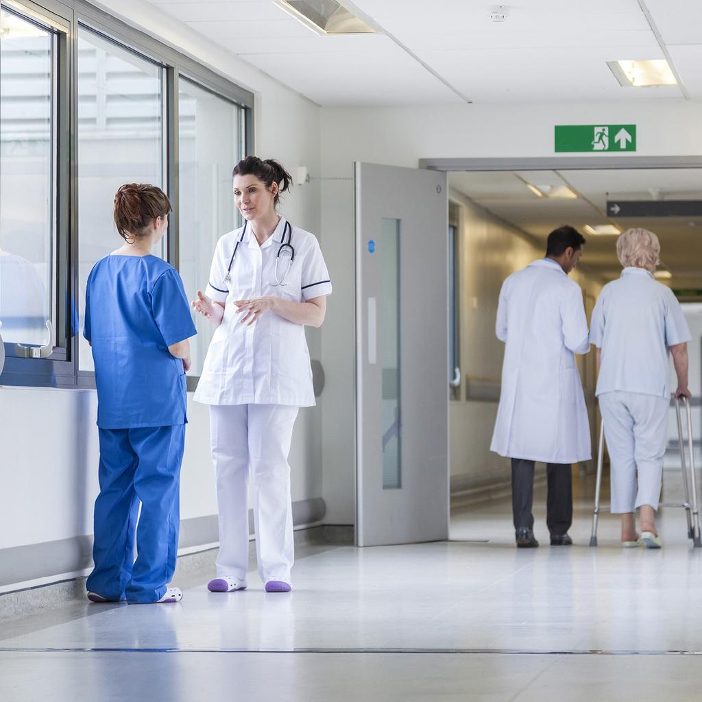 4 ÚSEK PRO NELÉKAŘSKÁ ZDRAVOTNICKÁ POVOLÁNÍ VIZE ÚSEKU Každý den rozpoznáváme problémy našich pacientů, umíme je řešit a překonávat, jsme jim nablízku. Nasloucháme jejich starostem a obavám.