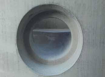 potrubí např.: UR2 DIN - standardní výroba Vstup odlitý v betonu s vkládaným těsněním pro potrubí např.