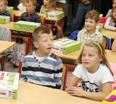 Děti se vrátily do ZŠ v Ruprechticích Na ZŠ náměstí Míru bylo zahájení školního roku důležitější než jindy. Škola totiž prošla rekonstrukcí. Str.