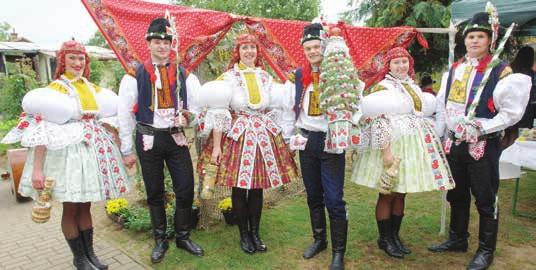 právem. Každoročně je doprovází bohatý program, ve kterém nechybí spousta folkloru, krojů, muziky a také vína a burčáku.