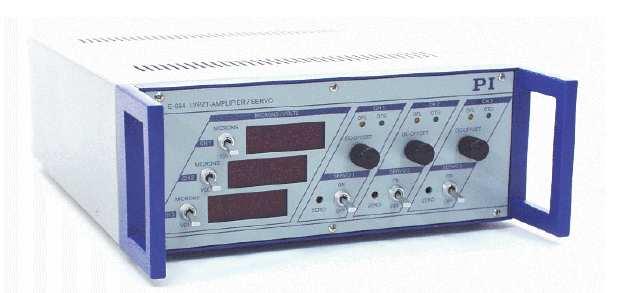 UTB ve Zlíně, Fakulta aplikované informatiky, 2011 32 2.4 E-664 Position Servo Controller E-664 je krokový ovladač speciálně vyvinutý pro ovládání P-611.3S NanoCube.