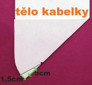 Může být z jednoho materiálu či ze dvou, s výraznou klopou zdobenou třeba krásným panelem, po kterém tak toužíte a nevíte, na co byste ho použili, s klopou pošitou korálky nebo malovanou.