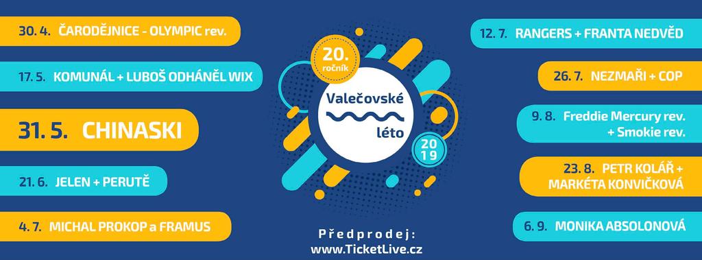 V neděli 4. 4. proběhl Velikonoční jarmark. Náměstí se zaplnilo stánky s různorodým zbožím, před školou vyrostlo vyvýšené pódium.