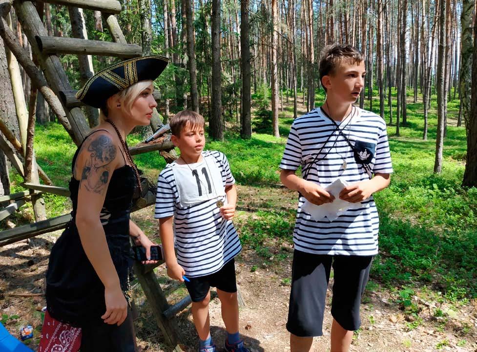 obuvi i se stavebními plány, také stavební plány domu Antonína Kočího mimochodem, vnučka pana Kočího, paní Ludmila Řehulková, žije v Kněžmostě a vzpomíná, jak si jako malá hrála v domě, který dodnes