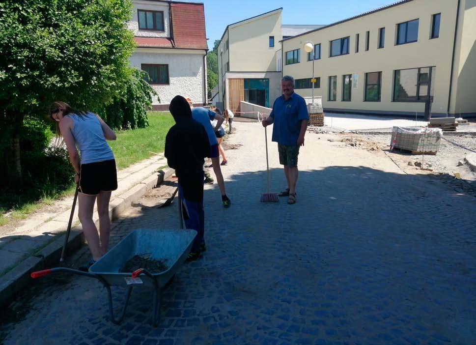 Obě akce se povedly a všichni si to moc užili. Jako každý rok se naši žáci zapojili do různých matematických soutěží. V pátek.