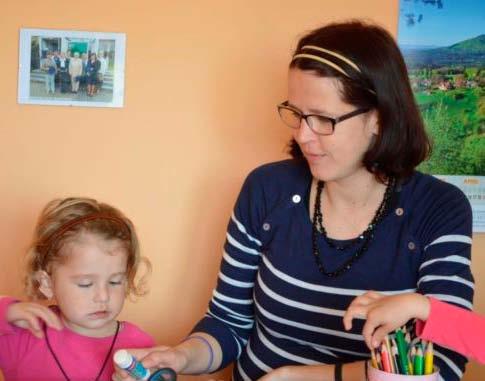 Paní učitelky nám s prvňáčky předvedli, co se za půl roku naučili a další den jsme již zasedli do školních lavic my.