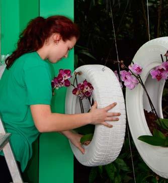 V příštích letech budou do dřevěných sloupků informačního systému botanické zahrady zaznamenány zvukové stopy jednotlivých příběhů, které si návštěvníci budou moci poslechnout a připomenout si tak