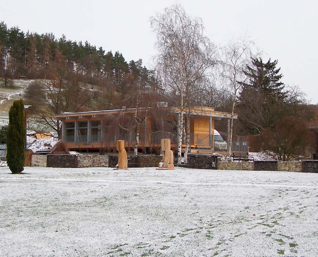 Rozvoj 5 Stavby Dřevěný altán Jedná se o dřevostavbu, která bude sloužit návštěvníkům jako přístřešek za nepříznivého počasí, učebna