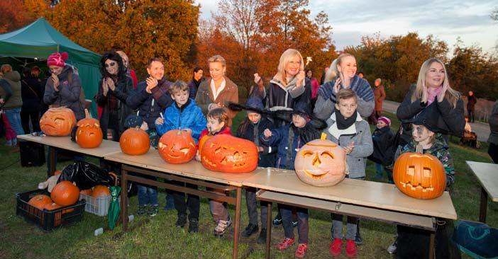 Štěpánka Duchková, Karla Mráčková, Daniela Révai, Vlasta Korec, Ivana Jirešová, Linda Finková, Martina Šmuková s dětmi zahájili akci Halloween Osobnosti známé z televizních obrazovek letos pomohly