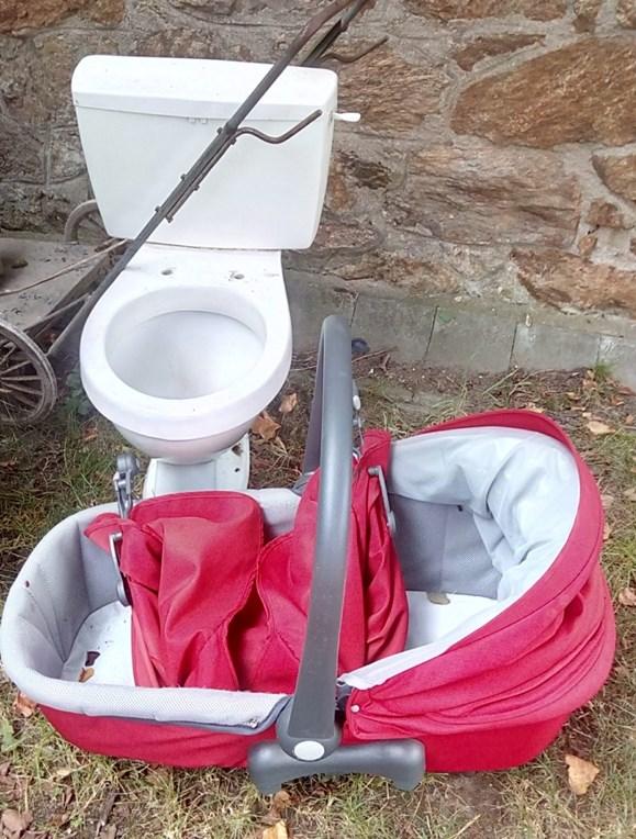 O D P A D Y - stále neumíme třídit základní odpad!!!! Chyby v třídění za poslední měsíc: polystyren nepatří do sběrného dvora, ale do plastů!
