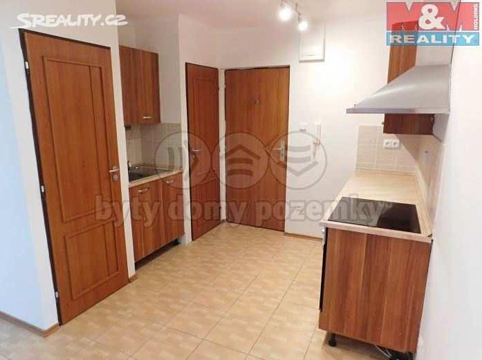 cz 5) Byt 3+1 Nabídková cena: 890 000 Kč Upravená nabídková cena: 10 230 Kč/m 2