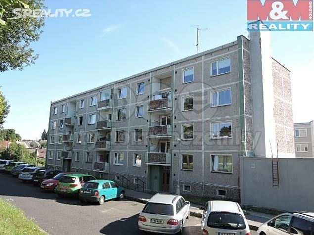 sprchovým koutem, dveře s obložkami, sádrokartonové podhledy s bodovými světly, nová kuchyňská linka s