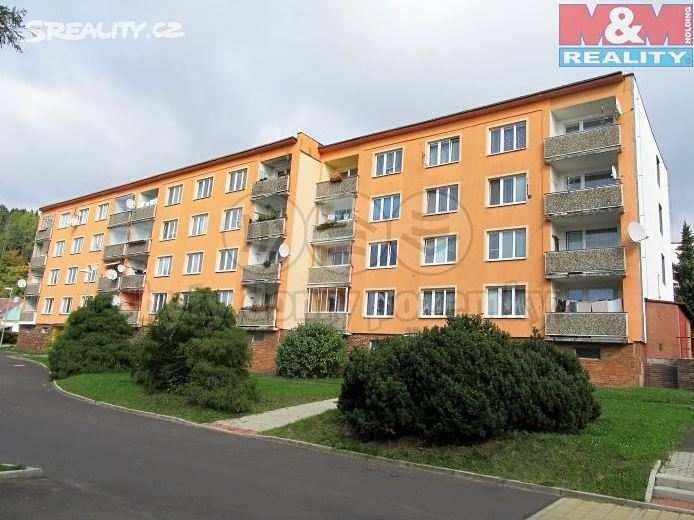 Popis: Byt 3+1 s lodžií v 1. patře panelového domu bez výtahu.