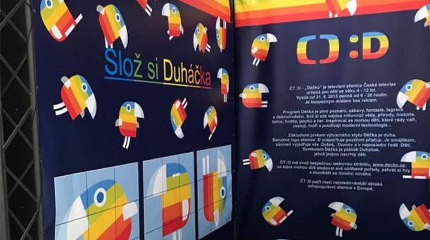 Kromě Déčkolegia ČT :D spolupracuje s experty z Ministerstva školství, mládeže a tělovýchovy, se science centry a mnoha dalšími státními i nestátními organizacemi.