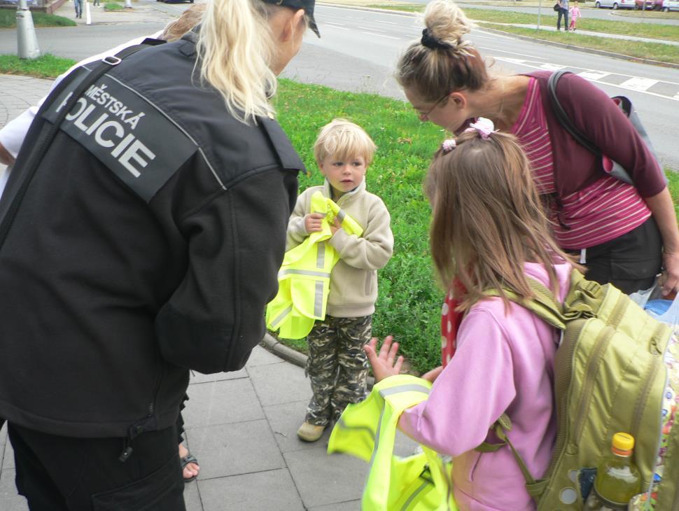 Dříve byla výroba těchto materiálů finančně podpořena Ministerstvem vnitra ČR, v současné době jsou zajišťovány z kapitoly městské policie a odboru sociálních věcí, protože pro kvalitní práci skupiny