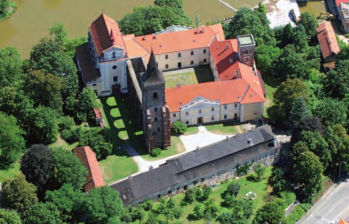 Nachází se v místě, kde se na začátku 11. století v jeskyni nad řekou Sázavou usadil křesťanský poustevník jménem Prokop.