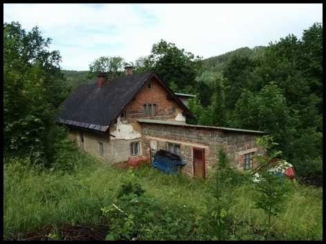 ZNALECKÝ POSUDEK č. 814/18/2019 O ceně nemovité věci - spoluvlastnický podíl ve výši 1/2 celku na pozemku p.č.st.61 (součástí je stavba č.p.85) včetně součástí, příslušenství a pozemků zapsaných na LV 64 pro katastrální území Poniklá, obec Poniklá, okres Semily.