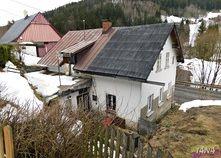 1.Srovnatelná nemovitost Lokalita Započitatelná plocha Pozemek Dispozice Popis stavby a pozemků / Zdroj m 2 m 2 Kč Požadovaná cena Foto Jablonec nj 200 1194 1NP 395 000 Objekt srovnatelného funkčního
