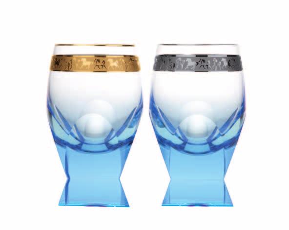 We chose the shape of the vase, so that it comes across elegantly and gracefully, and at the same time is able to support the very demanding and elaborate detail work of Master Engraver Milan Holubek.