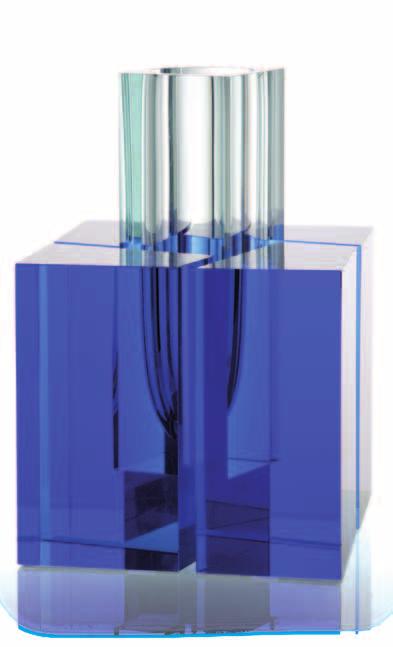 Artistic paraphrase of the legendary jewel in a typical blue modification.