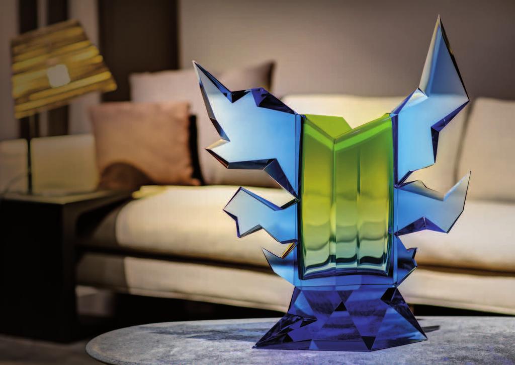 Vázy byly inspirovány prastarou čínskou hrou Tangram.