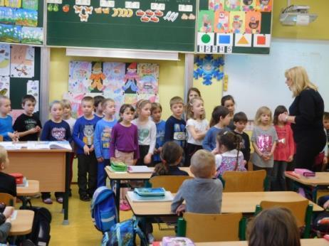 Ve škole nás přivítala paní zástupkyně a