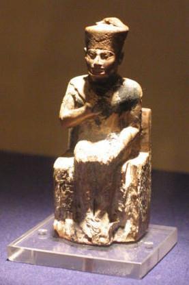 8) FARAON CHNUM CHUFUÍ Faraon se kterým se nejspíše setkal Abraham, byl Chufu, známý také jako Cheops, 2. panovník 4. dynastie. Zahájil výstavbu takzvané Velké pyramidy.