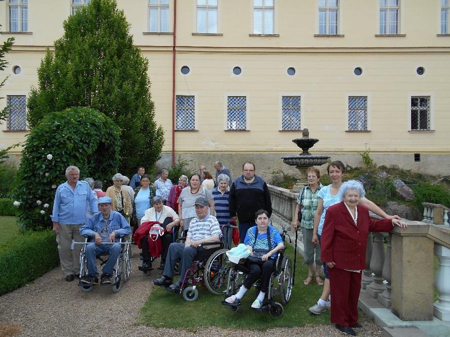 výrobky naše uživatelky, které se také účastnily zahájení výstavy. Dne 12. 4.