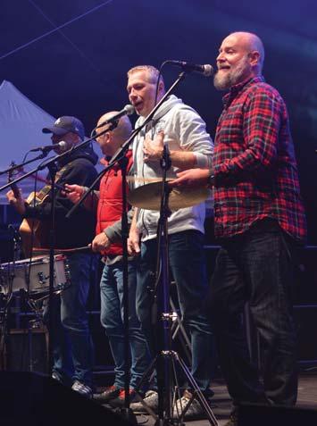 Rockeři mají fanoušky napříč generacemi, vždyť spolu hrají už téměř 40 let. Jediný důvod, proč jsme spolu tak dlouho, je, že se nám spolu prostě hezky hraje.