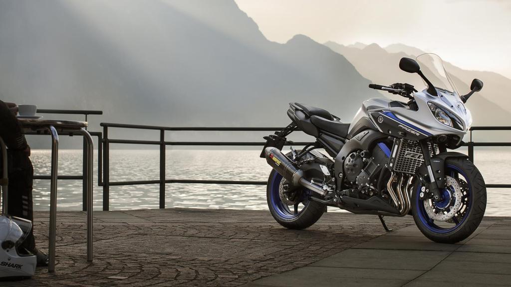 Vysoký výkon s každodenní všestranností. Jakmile vás chytí jízda na motocyklu, už vás nikdy nepustí. Proto jsme vytvořili Fazer 8: pro jezdce, kteří nejsou šťastní, pokud nejsou na dvou kolech.