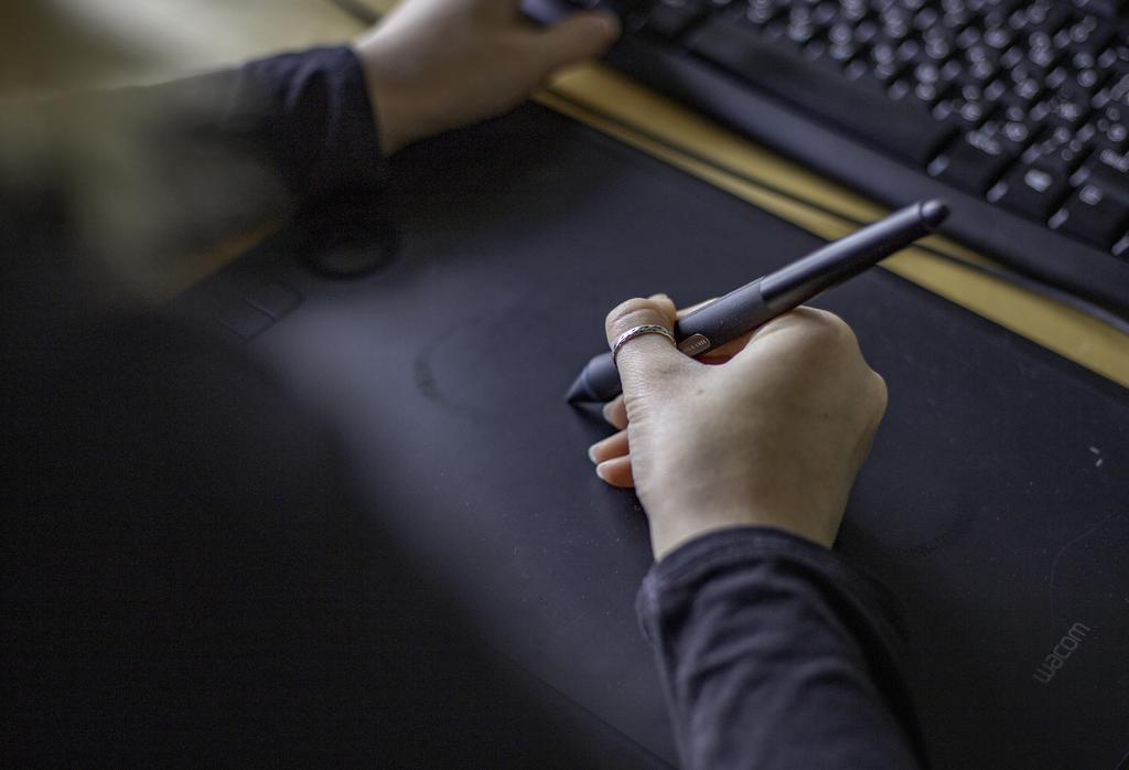 Úvod Zrychlující se adopce cloudových služeb, migrace tradičních datových center do cloudu a stavba nových řešení s přístupem cloud first už teď vede k diskuzím na témata, která ještě před pár lety