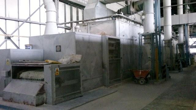 3.4 Sušení Kaolin se suší procesem, při němž se pomocí tepelné energie odstraňuje z hmoty voda odpařováním a odváděním vzniklých par.