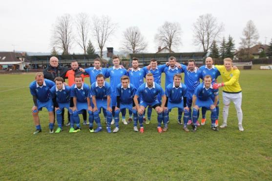 Čtyři zápasy trvala bodová impotence fotbalistů Slovanu Broumov v 1. A třídě. V sobotu vyhráli na hřišti Nového Hradce Králové 2:0. Police doma prohrála s hradeckou Olympií 2:1. 1. A třída {jathumbnail off} FC Nový Hradec Králové - Slovan Broumov 0 : 2 (0 : 1) Střelci: 34.