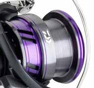 Zároveň jsme u tohoto navijáku použii i nové převody Tough Digigear, díky kterým jsme mohi optimaizovat přenos síy, stejně tak i odonost převodů. Ideání naviják na jiggování na veké vzdáenosti.