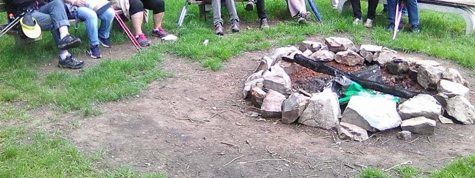 Tak to je již trochu moc, jde o nohy, s přelámanými bychom daleko nedošli.