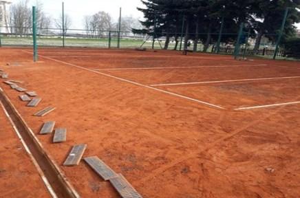 STOJANY NA KOLA Během měsíce dubna 2019 byly nainstalovány nové kovové stojany na kola v počtu 4 kusů.